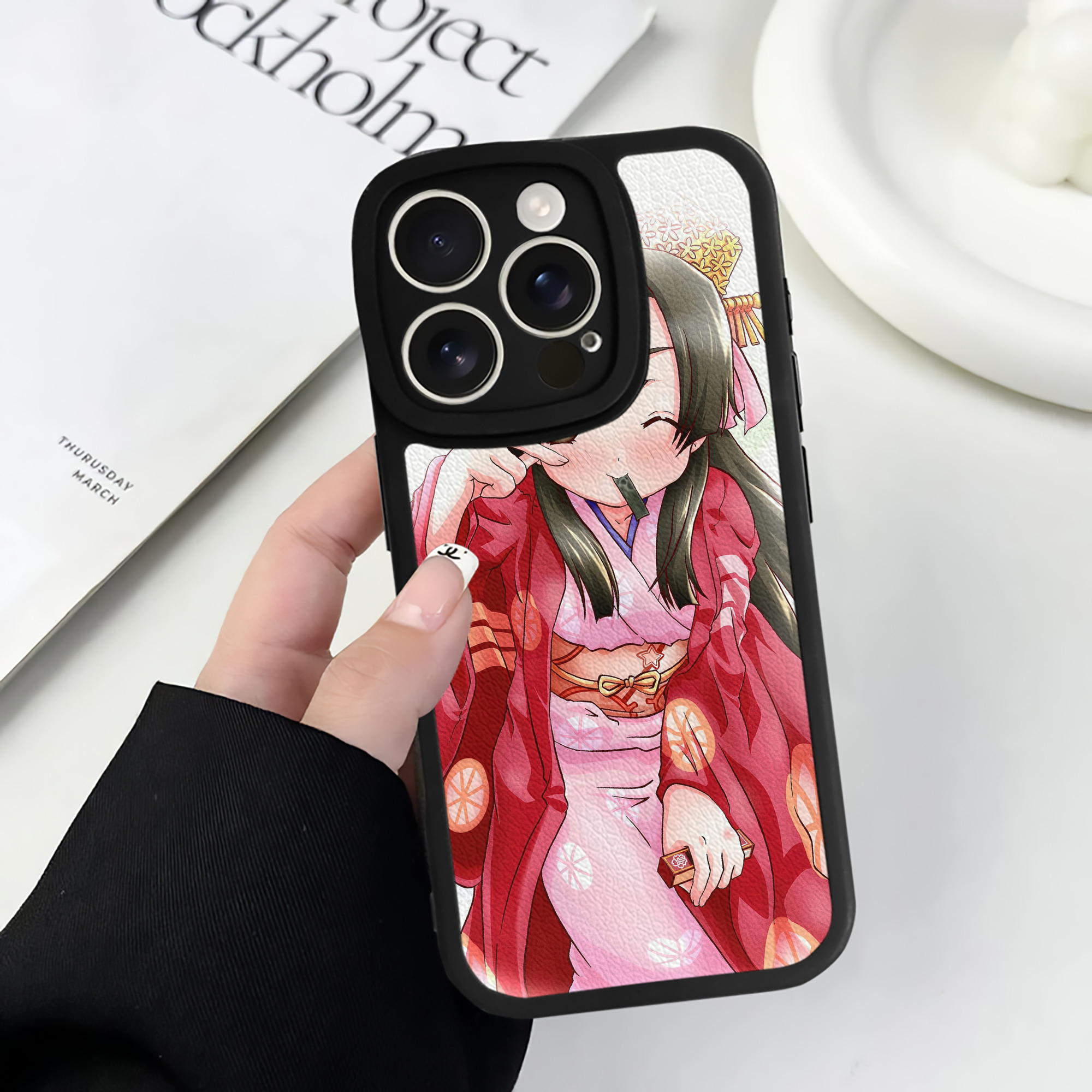 （画像用） ぎんたま 坂田銀時（さかたぎんとき） 神楽 志村新八（しむら しんぱち） GINTAMA Sakata Gintoki Kagura Shimura Shinpachi 【iPhone 16シリーズ対応】シリコンスマホケース（レザー調） 材質：シリコン